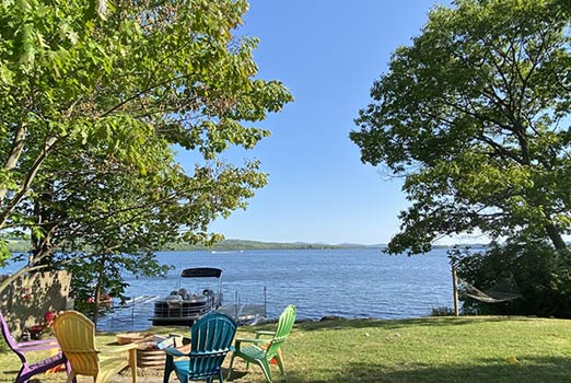 A summer photo of the Branon Family lake rental property